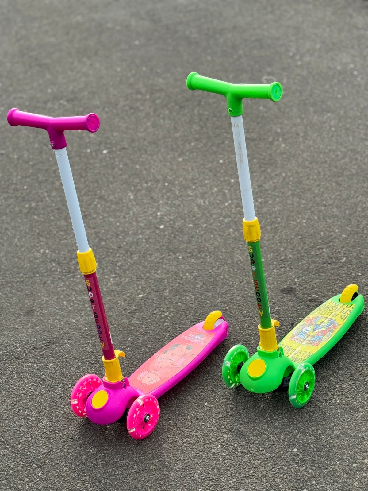 Skating scooter with cap