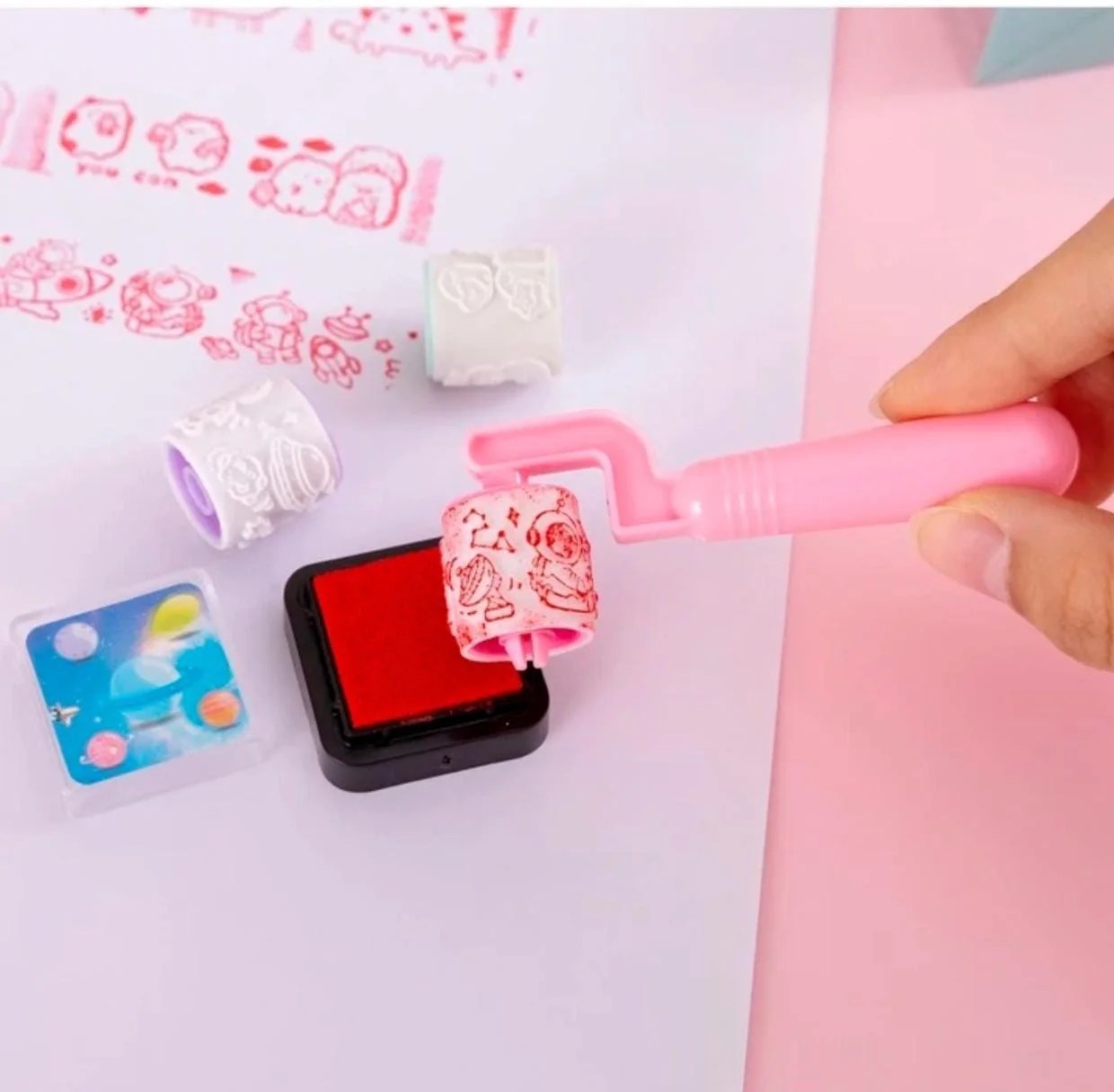Rolling stamp pad