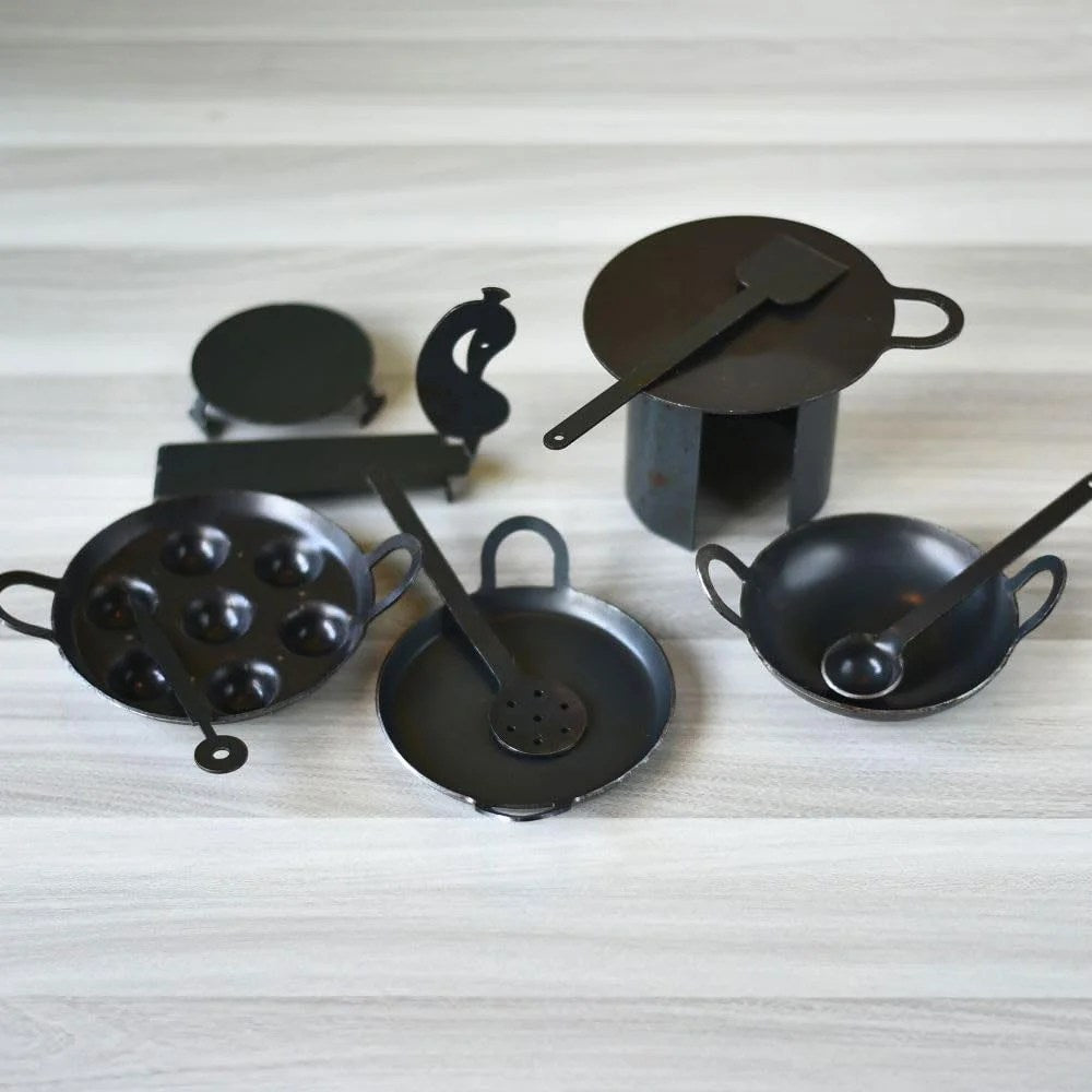 Miniature Iron Kitchen Set