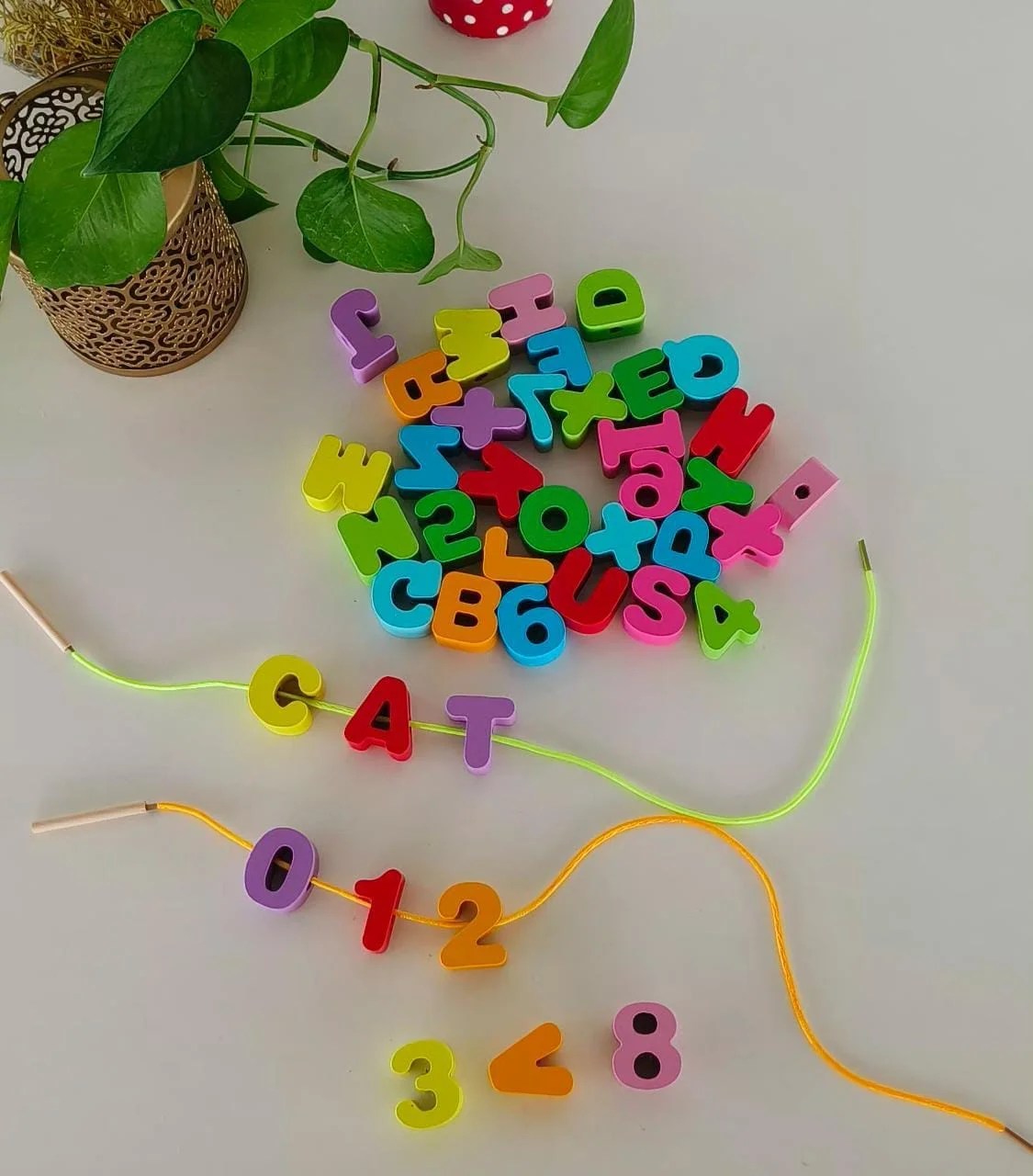 Wooden chunky alphanumeric lacing