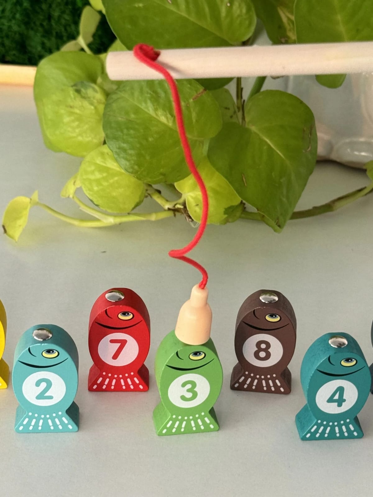 Magnetic fishing with fishing rod, 10 wooden fishes