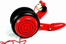 Mini Snail pullalong in wooden