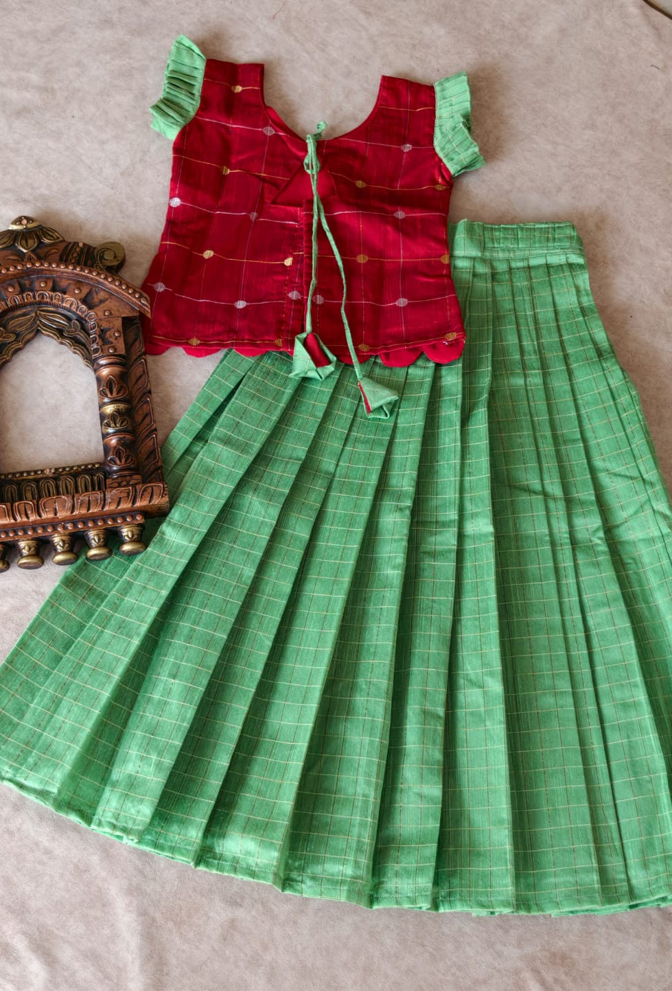 Ethnic wear( red key hole)