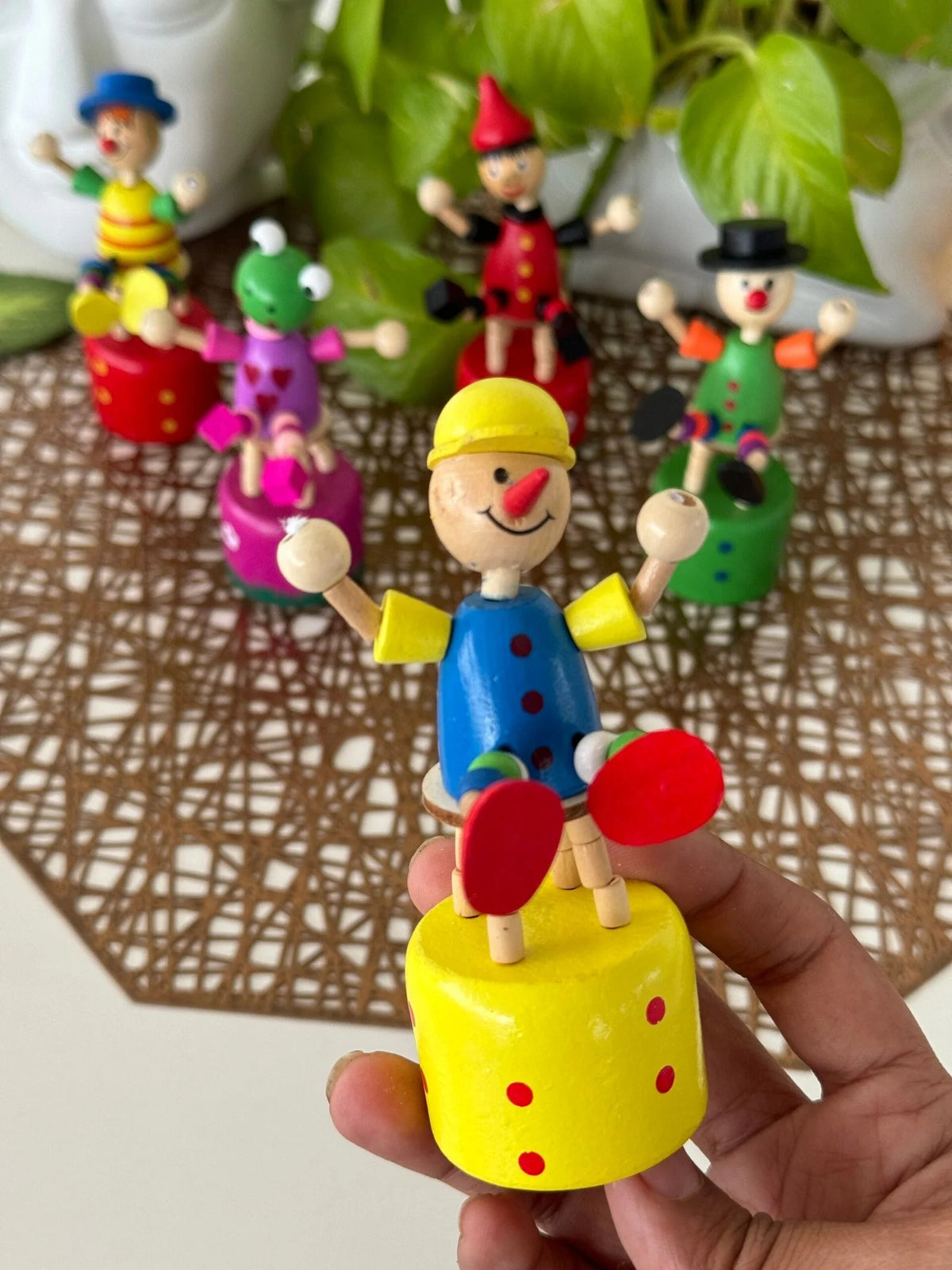 DANCING CLOWN