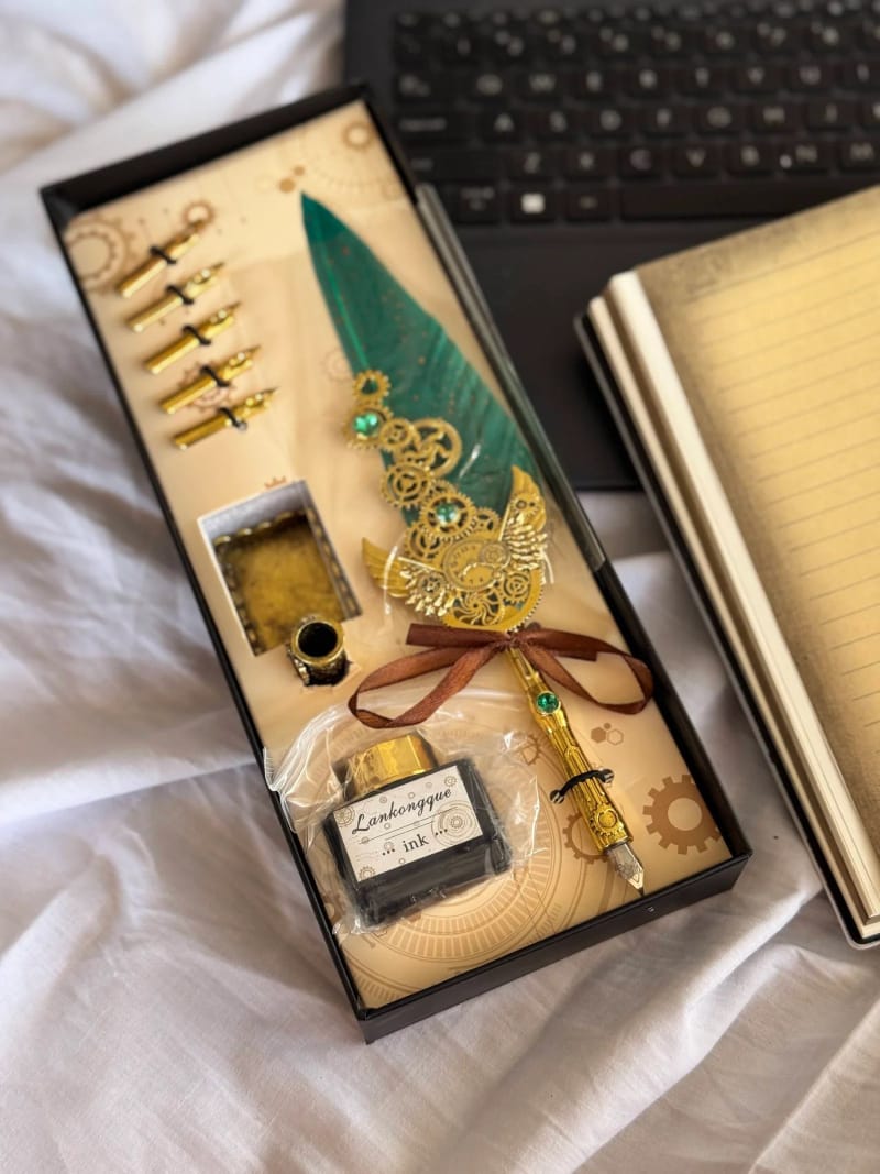 Vintage Pen & 3D Notebook