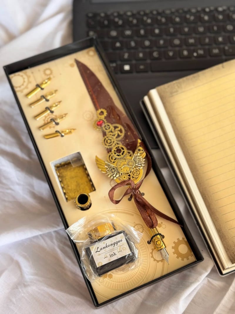 Vintage Pen & 3D Notebook