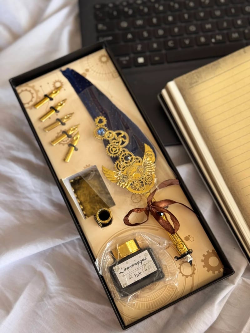 Vintage Pen & 3D Notebook