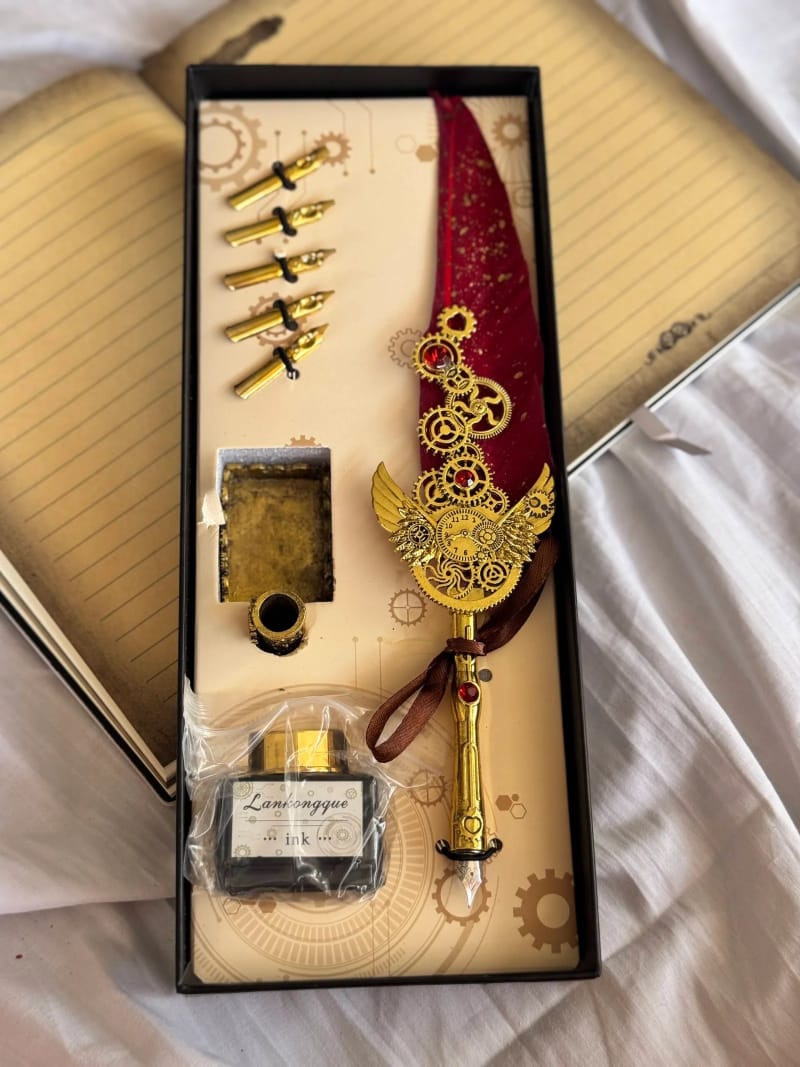 Vintage Pen & 3D Notebook