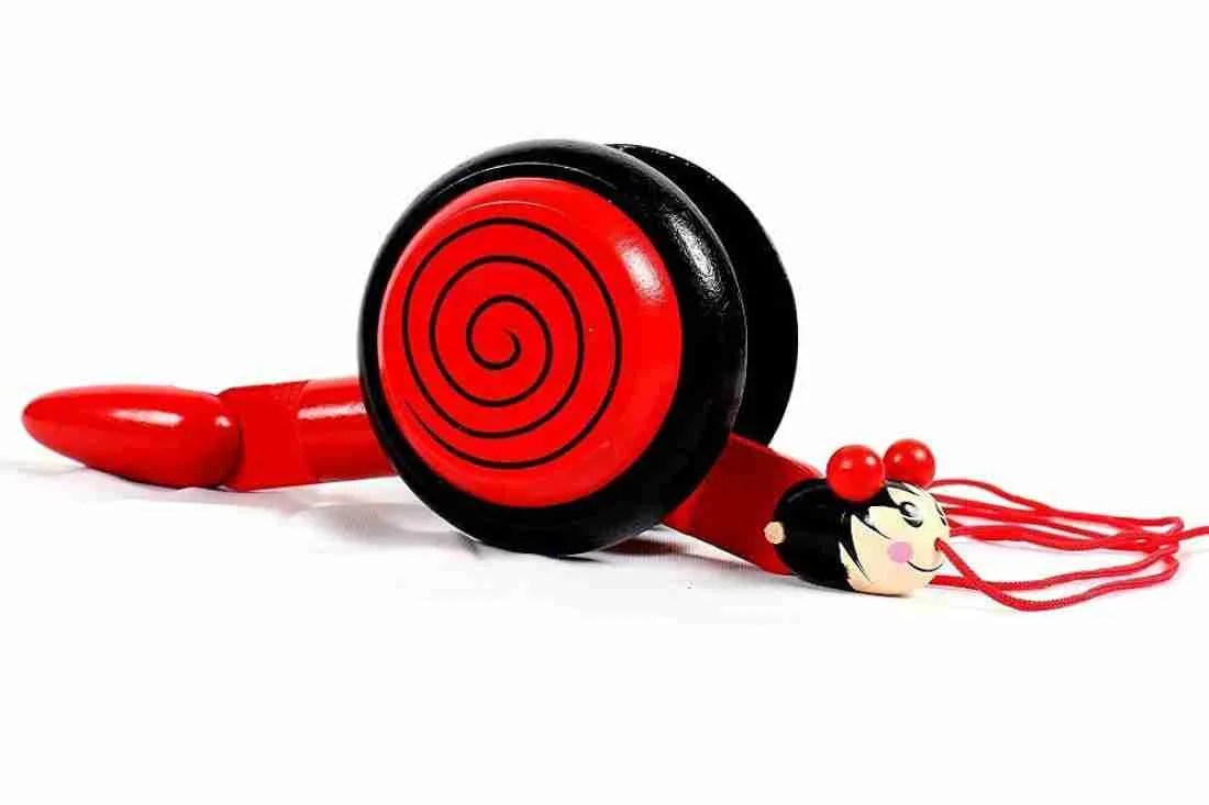 Mini Snail pullalong in wooden