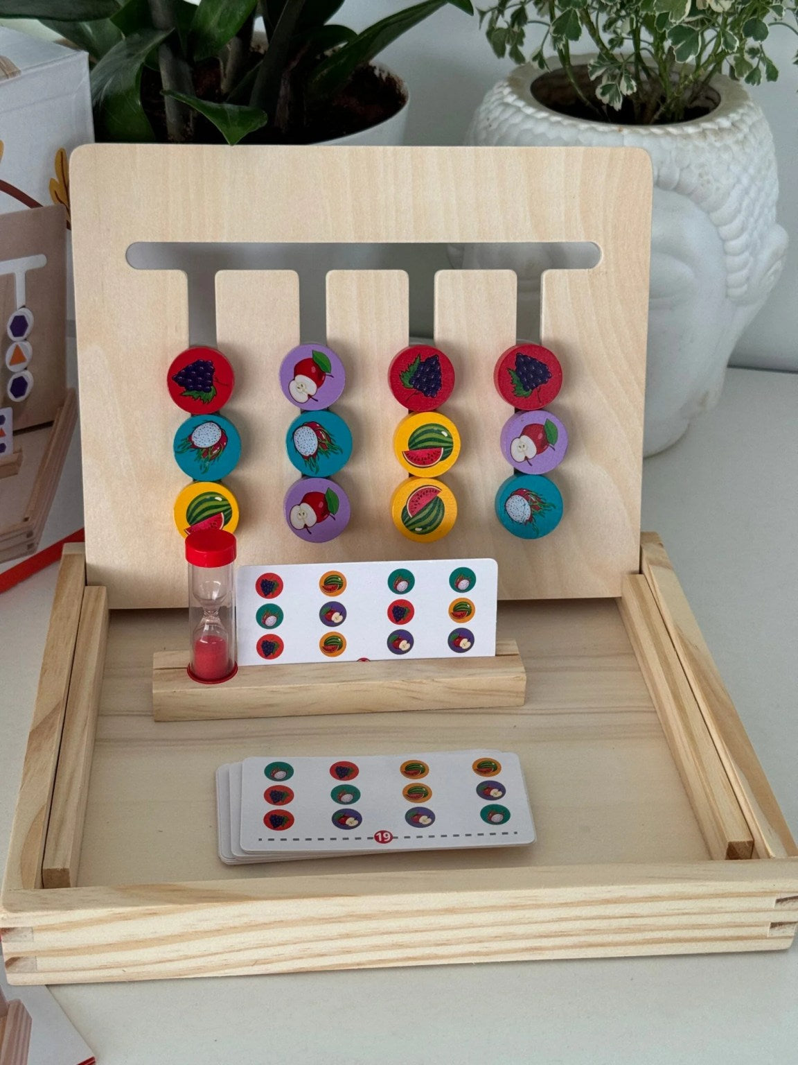 Four color maze with sandclock