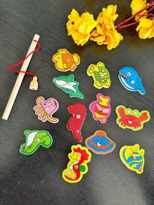WOODEN MAGNETIC FISHING GAME