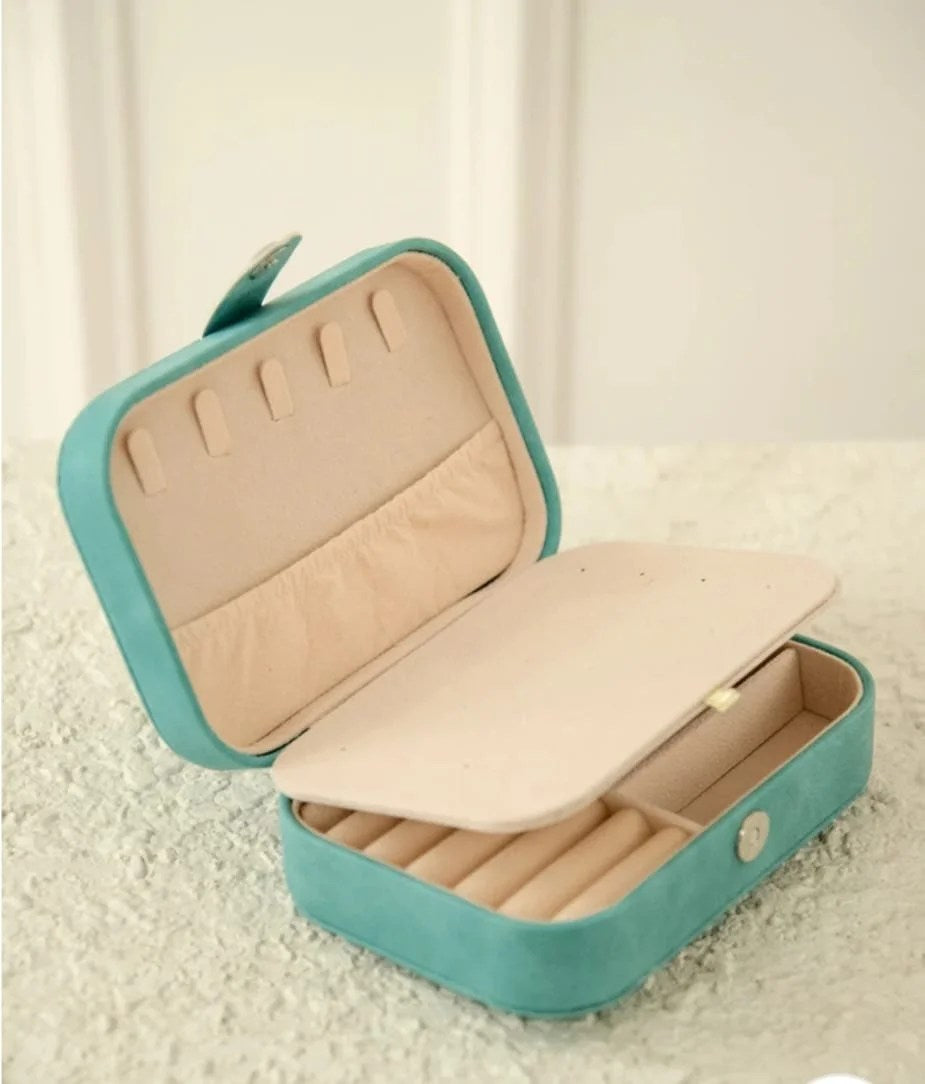 Jewellery organizer box