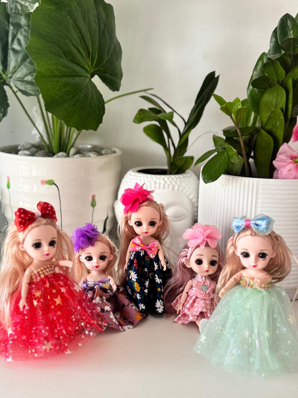 Miniature doll