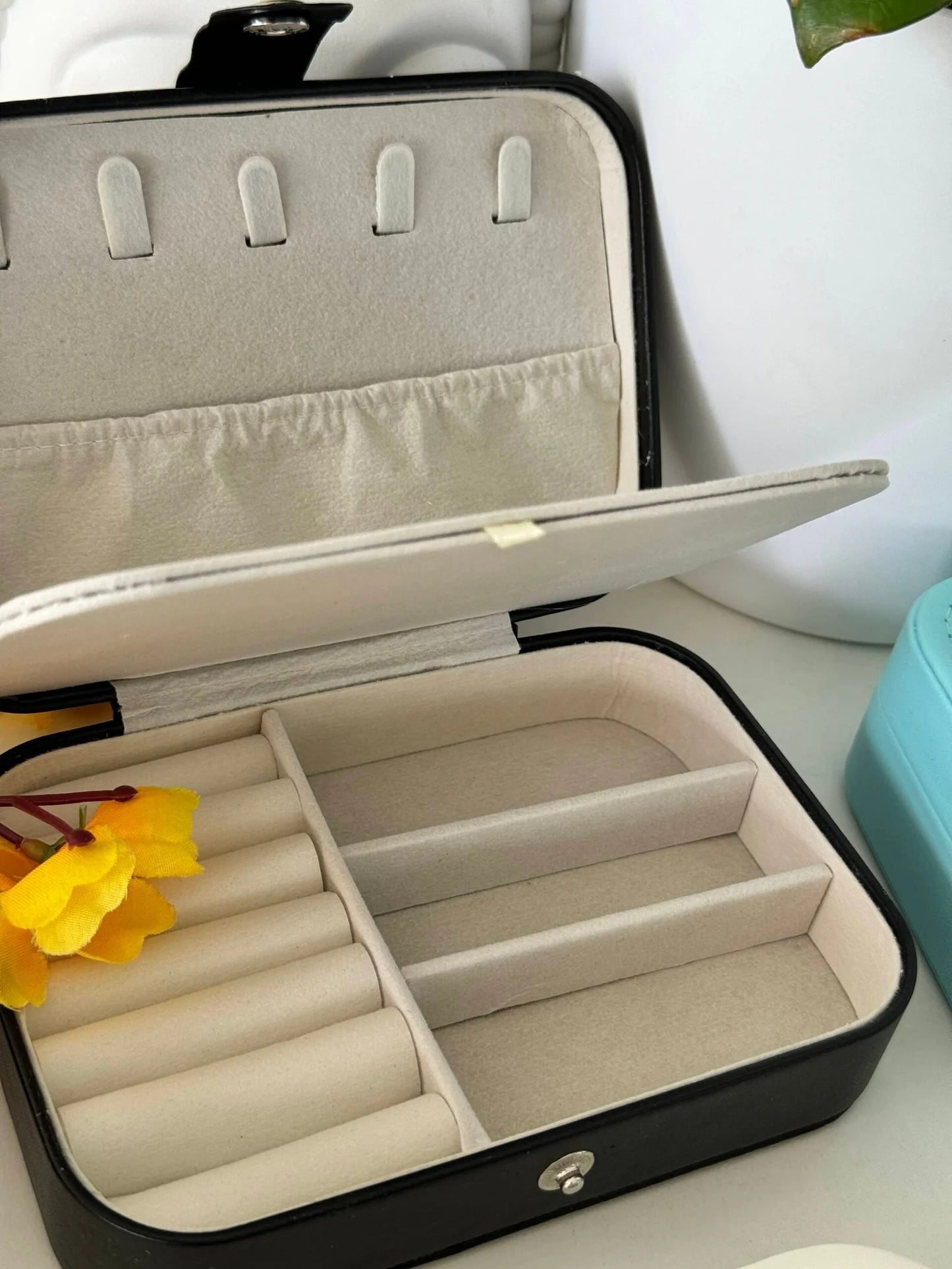 Jewellery organizer box