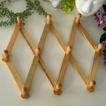 Bamboo Expandable Hanger