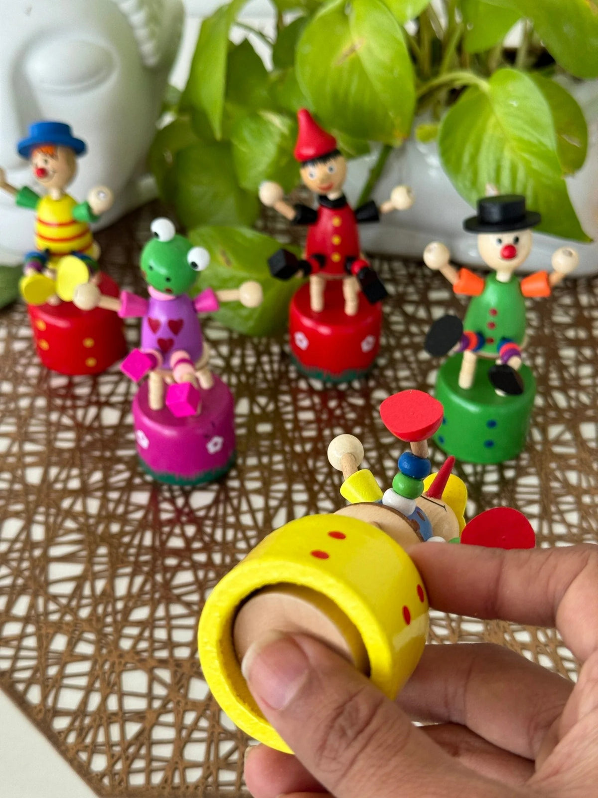 DANCING CLOWN