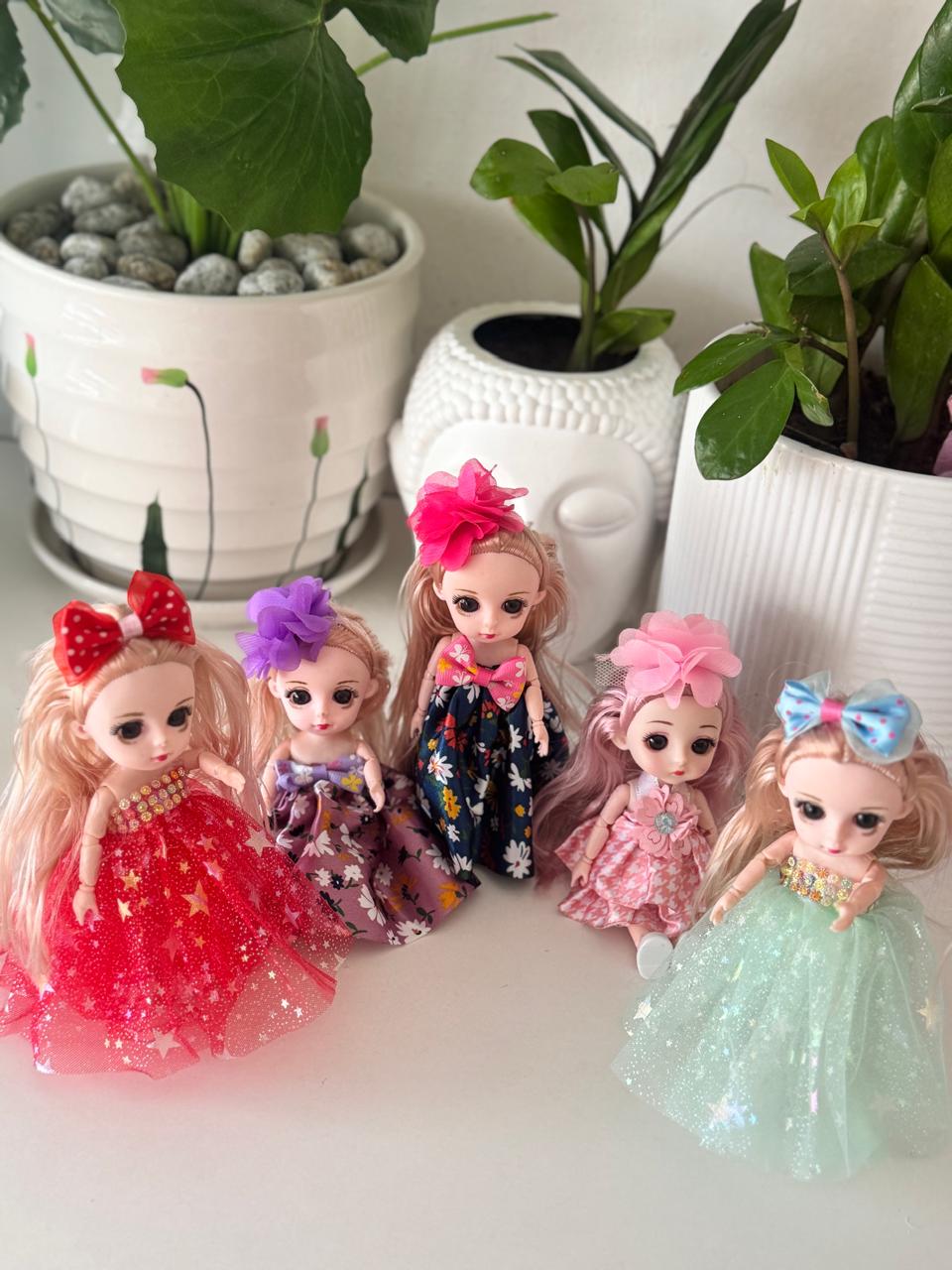Miniature doll