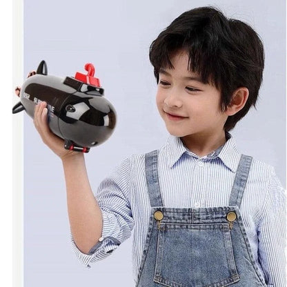 submarine sipper bottle