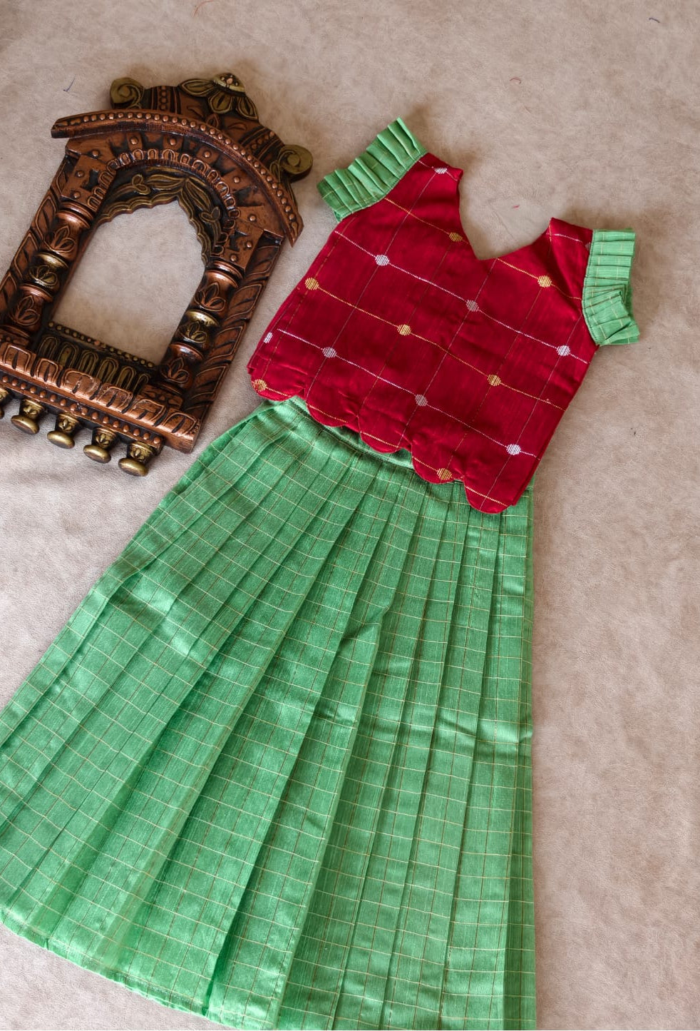 Ethnic wear (red bow)