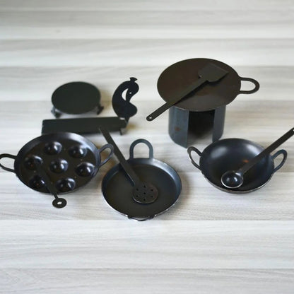 Miniature Iron Kitchen Set
