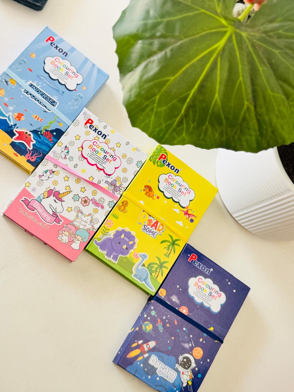 Foldable colouring book