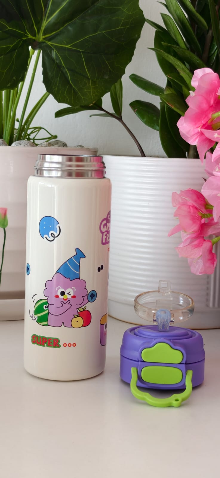 Double walled vacuum bottle