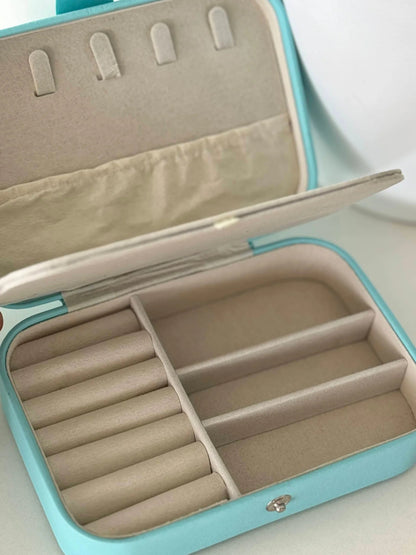 Jewellery organizer box
