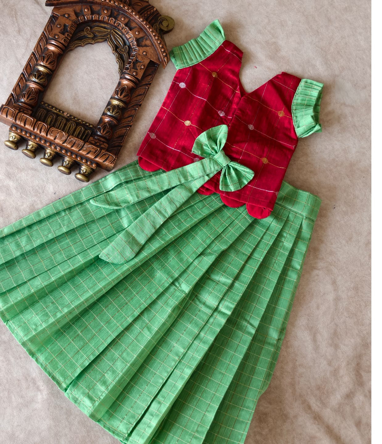 Ethnic wear (red bow)