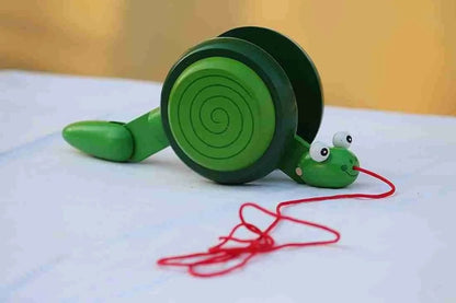 Mini Snail pullalong in wooden